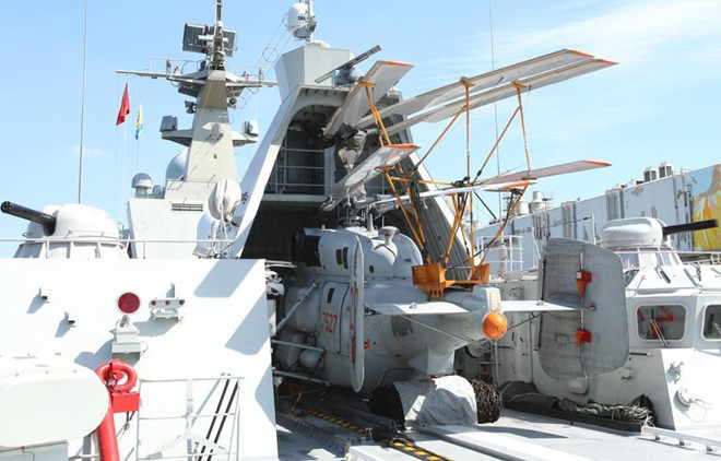 Khi trực thăng được để vào nhà chứa, gió biển với muối sẽ ảnh hưởng rất lớn tới độ bền của chiếc trực thăng này do nó không thể bị cách ly khỏi môi trường bên ngoài được. Nguồn ảnh: QQ.