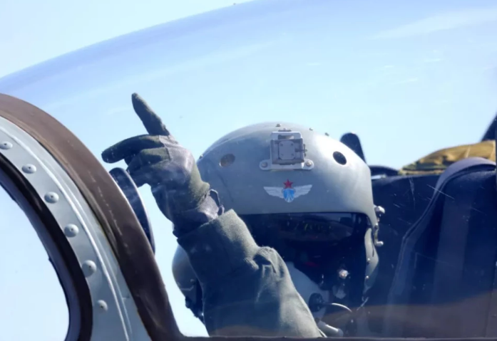 So với phiên bản huấn luyện, FTC-2000G có trọng lượng lớn hơn và chậm hơn do thiết kế cánh mới giúp nó mang được nhiều vũ khí hơn. Nguồn ảnh: QQ.