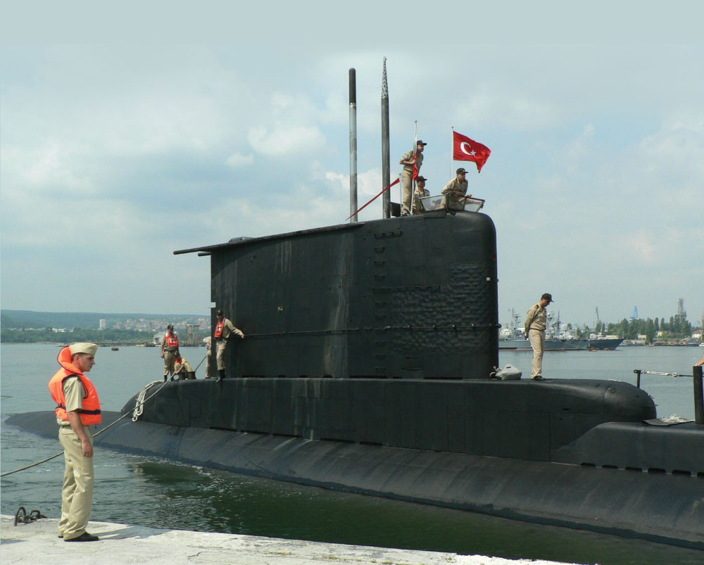 Cho đến khi tàu ngầm nội địa của Thổ Nhĩ Kỳ hạ thuỷ chiếc đầu tiên dự kiến vào năm 2040 thì những tàu ngầm cũ nhất của Thổ Nhĩ Kỳ hiện tại cũng sẽ bước qua tuổi 50 - đủ để chúng được thay thế ngay lập tức. Nguồn ảnh: Pinterest.