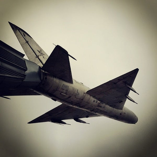 Chưa kể thiết kế cánh tam giác cho phép Su-9 chứa được nhiều nhiên liệu hơn trong cánh. Tốc độ của Su-9 cũng vượt trội hơn hẳn các phiên bản trước đó với tốc độ khi bay không vũ trang lên tới Mach 1.8 và khi bay có vũ trang tối đa cũng là Mach 1.14. Nguồn ảnh: Rumil.