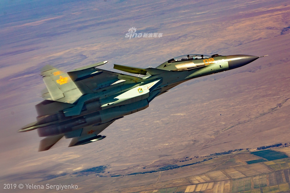 Su-30SM có tên mã NATO là Flanker-H, trong đó phần hậu tố "SM" có nghĩa là "sản xuất hàng loạt, hiện đại hoá". Đây được coi là một trong những loại tiêm kích thế hệ bốn hiện đại nhất thế giới ở thời điểm này. Nguồn ảnh: Sina.