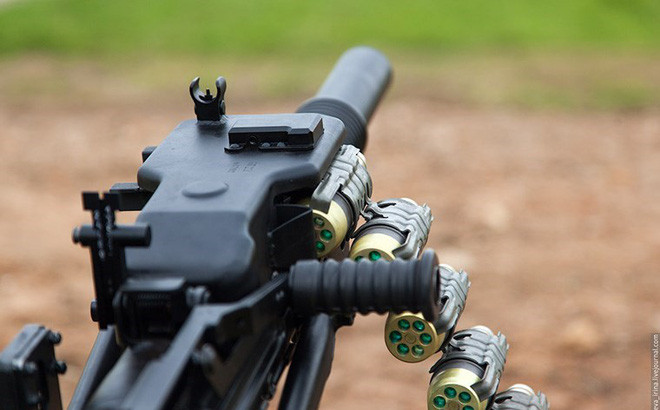 Đặc biệt, súng phóng lựu AGS-17 cũng là khẩu súng phóng lựu duy trong biên chế của ta sử dụng cỡ đạn 30mm. Nguồn ảnh: Tube.