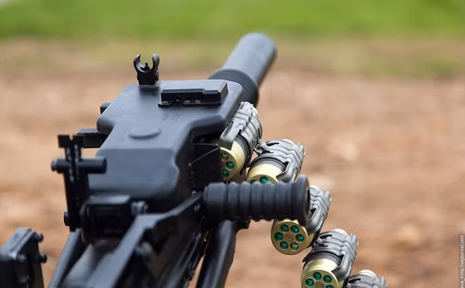 Đặc biệt, súng phóng lựu AGS-17 cũng là khẩu súng phóng lựu duy trong biên chế của ta sử dụng cỡ đạn 30mm. Nguồn ảnh: Tube.