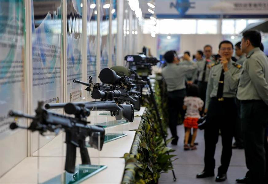 Cuối cùng là chiêu bài "mua mà như không" và "rượu mời không uống, uống rượu phạt". Hai con bài này luôn được Mỹ kết hợp với nhau, sử dụng nhuần nhuyễn trong từng trường hợp, từng quốc gia để đạt hiệu quả cao nhất. Nguồn ảnh: BI.