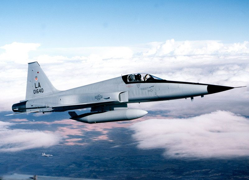 Trong lịch sử đã có hơn 20 quốc gia trên thế giới sử dụng loại chiến đấu cơ này trong biên chế, tuy nhiên tới nay hầu hết các chiến đấu cơ F-5 đã được cho về hưu. Nguồn ảnh: Pinterest.