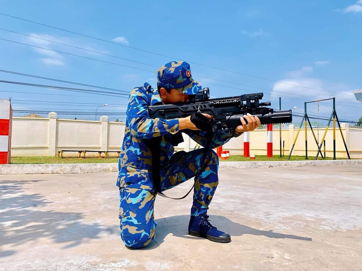 Được phát triển dựa trên phiên bản súng trường tấn công TAR-21 do Israel sản xuất, súng trường tấn công GTAR-21 được xem là khẩu súng hiện đại nhất trong biên chế của Quân đội Việt Nam hiện tại. Nguồn ảnh: QPVN.