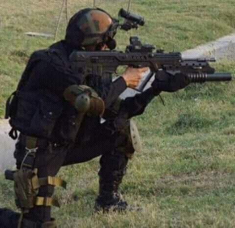 Ngoài ra, mọi thông số cơ bản khác như chiều dài tổng thể, chiều dài nòng súng, tốc độ bắn và sơ tốc đầu nòng đều tương đương nhau. Nguồn ảnh: Pinterest.