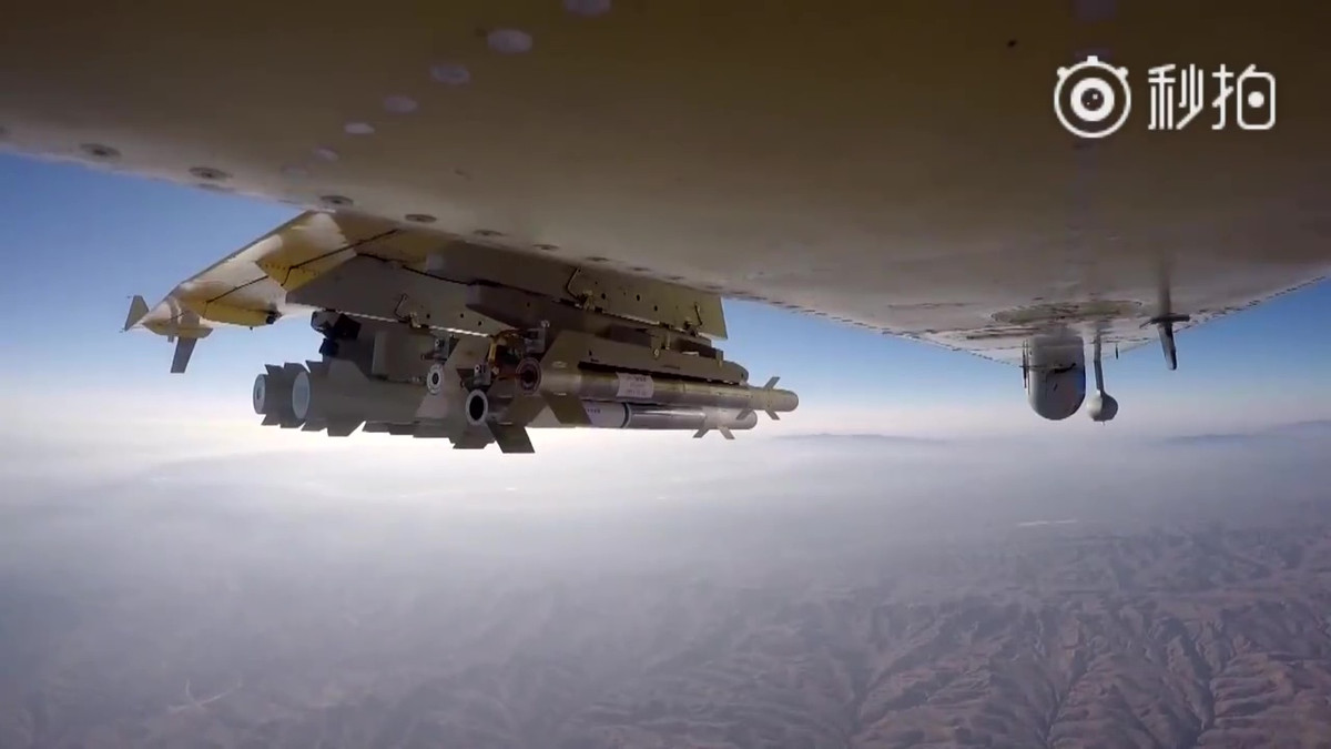 Hiện tại ngoài Trung Quốc, Dực Long 2 còn phục vụ trong quân đội hàng chục quốc gia trên thế giới bao gồm Ai Cập, Indonesia, UAE, Saudi Arabia, Uzbekistan,... Nguồn ảnh: Sina.