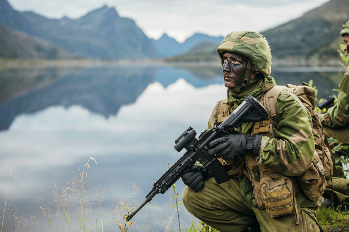 Súng có nhiều phiên bản khác nhau với chiều dài giao động từ 690mm cho tới 1037mm kèm theo đó là tầm bắn từ tối đa 300 mét tới 800 mét. Nguồn ảnh: Pinterest.