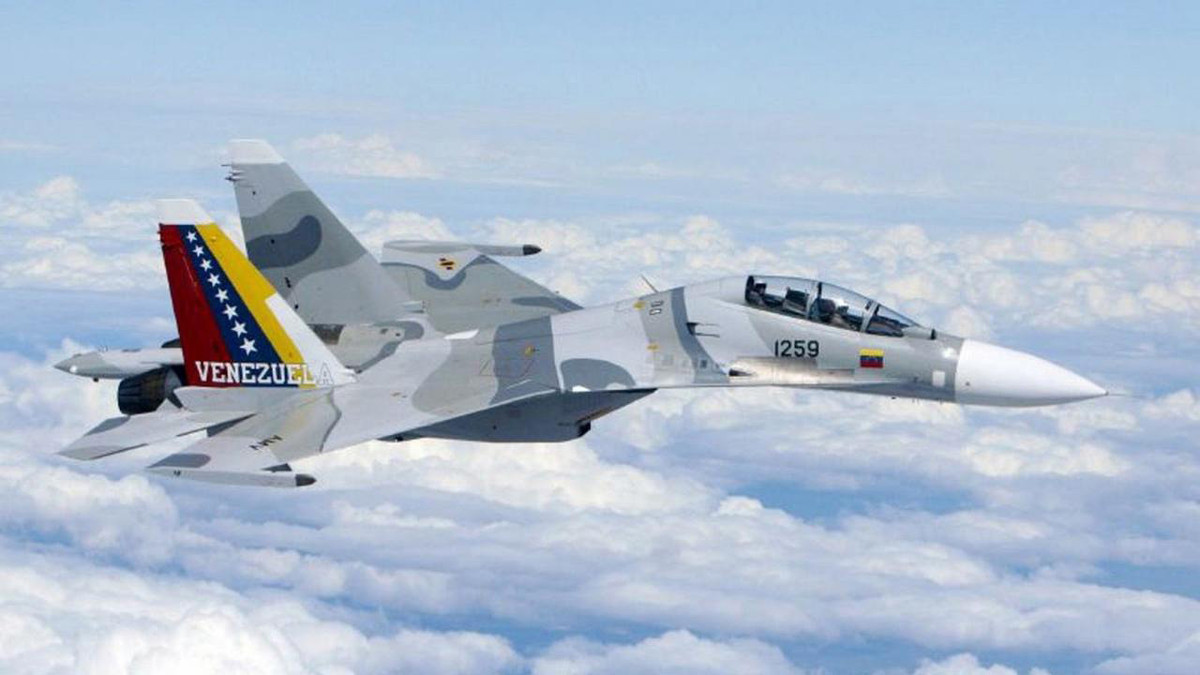 Truyền thông quốc tế không loại trừ khả năng chiếc tiêm kích Su-30MK2 đã bị phá hoại khi còn đậu ở sân bay trước đó hoặc bị gài thuốc nổ trước khi cất cánh. Nguồn ảnh: QQ.