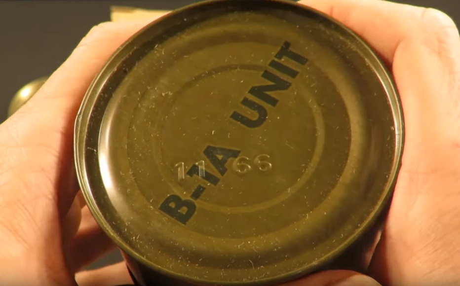 Hộp đồ ăn B-1A dập nổi ngày sản xuất từ tháng 11/1966. Nguồn ảnh: MREinfo.