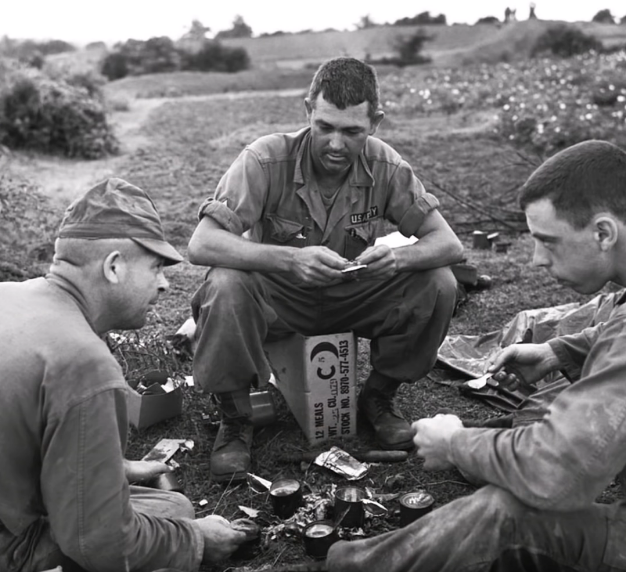 Đây là loại khẩu phần ăn được Mỹ đưa vào sử dụng từ năm 1959 cho tới tận những năm 90 mới bị dừng sản xuất. Nguồn ảnh: MREinfo.