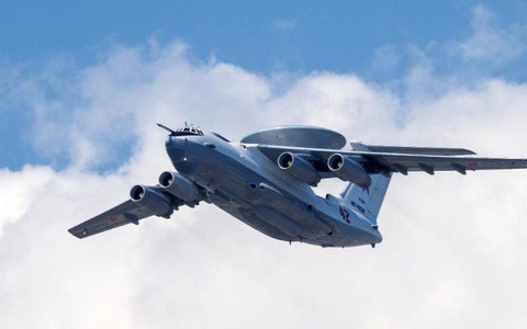 A-50U có chiều dài 46,5m, sải cánh 50,5m, chiều cao 14,7m, khối lượng rỗng 75 tấn, khối lượng cất cánh tối đa 170 tấn.