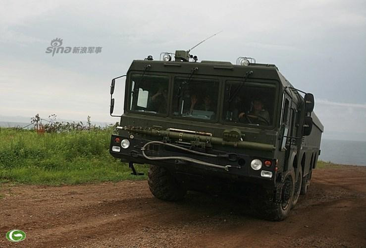 K-300P có khả năng tiêu diệt mục tiêu cách xa 300 km, tiêu diệt chỉ bởi 1 lần khai hỏa các chiến hạm, các tàu tên lửa, tàu tuần tra và cả tàu sân bay cũng như các tàu cao tốc có tốc độ cao. Loại tên lửa này được dẫn đường bởi hệ thống dẫn đường quán tính. Nguồn ảnh: Sina.