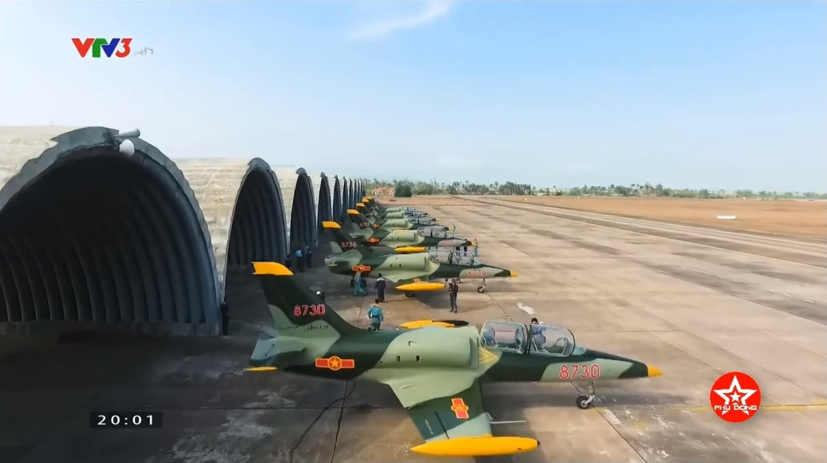 Hiện tại trong biên chế của Không quân Việt Nam đang có 26 máy bay L-39. Đây là các chiến đấu cơ hiệu năng cao do Cộng hoà Séc sản xuất và được ta sử dụng làm phi cơ huấn luyện. Nguồn ảnh: Jetphoto.