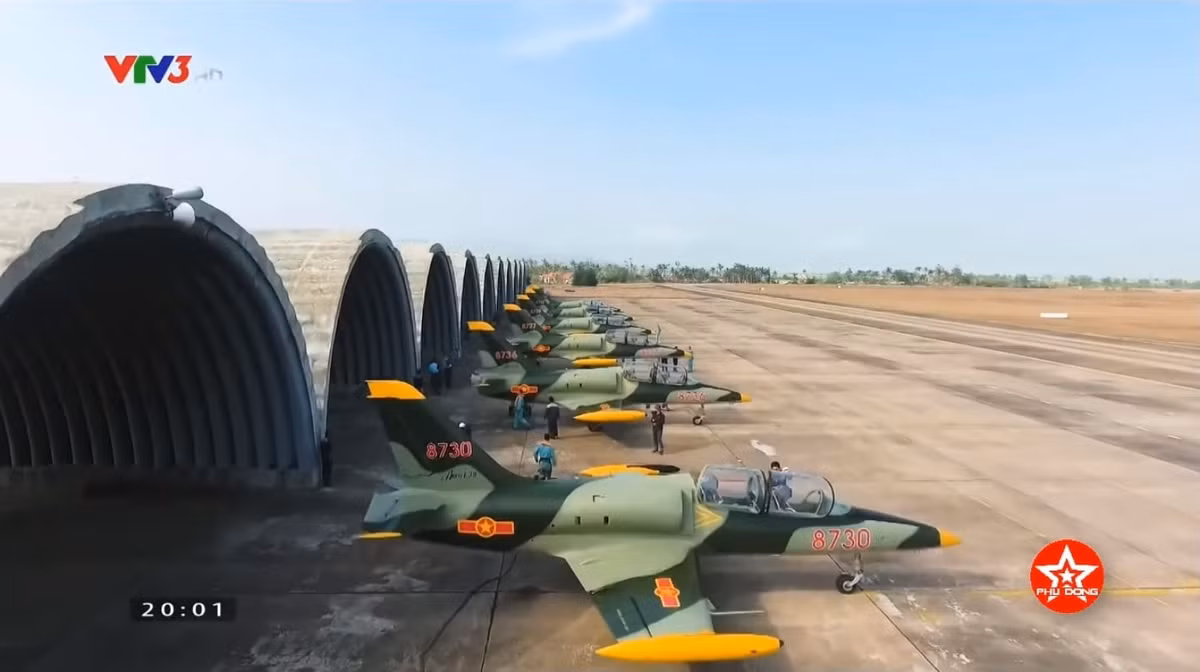 Hiện tại trong biên chế của Không quân Việt Nam đang có 26 máy bay L-39. Đây là các chiến đấu cơ hiệu năng cao do Cộng hoà Séc sản xuất và được ta sử dụng làm phi cơ huấn luyện. Nguồn ảnh: Jetphoto.