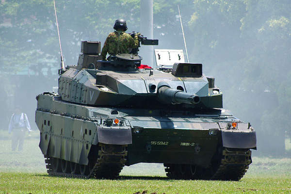 Ngoài ra, sự ra đời của trực thăng tấn công với khả năng tiêu diệt xe tăng khá tốt cũng được cho là đã "kết liễu" sự tồn tại của pháo tự hành chống tăng vì giờ đây, trực thăng có thể "làm gỏi" thiết giáp địch dễ dàng mà vẫn có khả năng cơ động rất tốt. Nguồn ảnh: Pinterest.