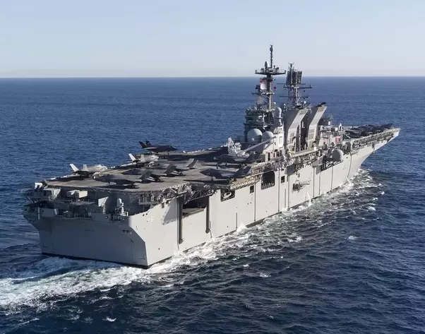 Hiện tại, Hải quân Mỹ đang có 11 tàu sân bay "đúng nghĩa" và một loạt các tàu sân bay "trá hình" hoàn tàn có khả năng triển khai, thu hồi F-35B trong tương lai nhưng chỉ được nước này coi là tàu đổ bộ tấn công. Nguồn ảnh: Defence-blog.