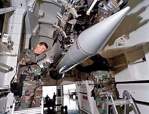 Trong quá khứ, Mỹ chưa từng xác nhận về vị trí hay số lượng của bom hạt nhân của nước này tại Thổ Nhĩ Kỳ, Tuy nhiên bản thân Lầu Năm Góc cũng không phủ nhận các thông tin của truyền thông cho rằng bom nhiệt hạch B61 của Mỹ đang đặt tại căn cứ Incirlik. Nguồn ảnh: QQ.