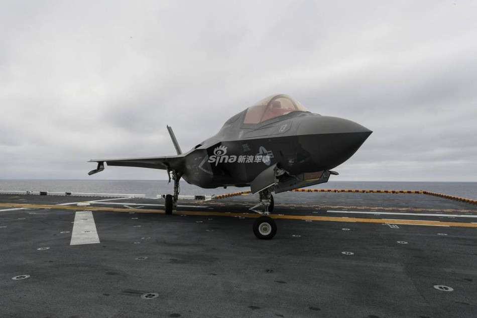 Mới đây nhất, tàu đổ bộ tấn công USS America LHA-6 của Hải quân Mỹ đã trở thành tàu đổ bột tấn công đầu tiên của quốc gia này được trang bị đầy đủ chiến đấu cơ F-35B. Nguồn ảnh: Sina.