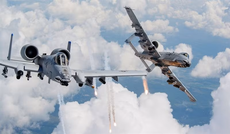 GBU-39 được chế tạo với khả năng đâm xuyên và công phá mạnh hơn các biến thể vũ khí cùng loại như JDAM. Các công nghệ được sử dụng để chế tạo bom GBU-39 gồm có: Xuyên mục tiêu cứng, thiết kế đâm xuyên và nổ cực mạnh.