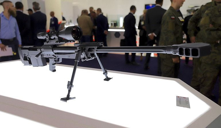 Là một khẩu súng bắn tỉa công phá, WKW Wilk có trọng lượng khá lớn, lên tới 16,1 kg khi không mang đạn. Súng cũng có chiều dài tối đa tới 1350mm, trong đó chiều dài của nòng lên tới 800mm.