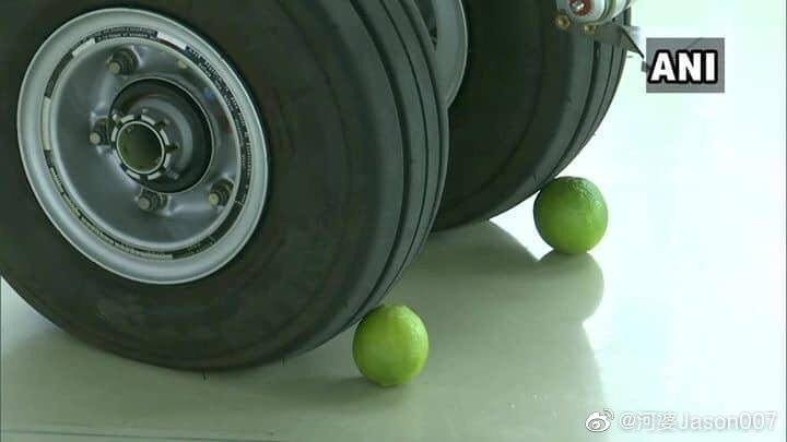 Tôn giáo chính của Ấn Độ là Hindu Giáo hay còn gọi là Ấn Độ giáo. Có tới 80% người dân Ấn Độ theo tôn giáo này và quân đội Ấn Độ cũng tuân thủ triệt để những quy định làm lễ của Hindu Giáo. Nguồn ảnh: QQ.