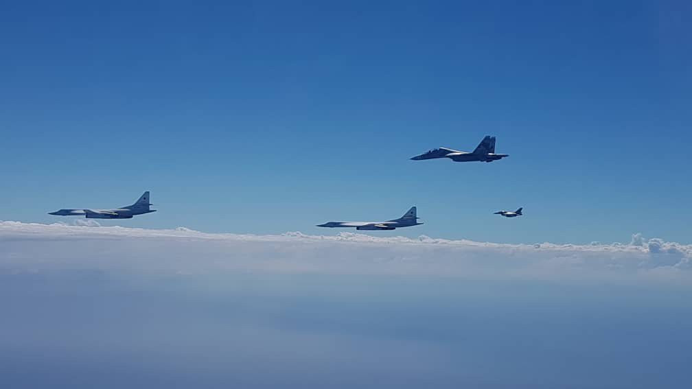 Về phía Nga, nước này chưa đưa ra bình luận về vụ chạm trán mới nhất giữa hai bên, có một điều cần lưu ý đó là Su-34 mặc dù máy bay là cường kích nhưng Moskva quảng cáo nó có năng lực đối không chẳng thua gì tiêm kích chuyên nghiệp.