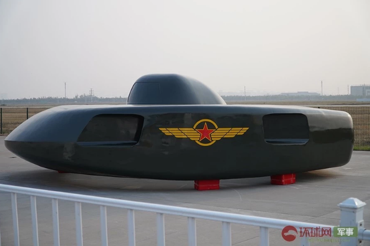 Mặc dù không được nêu rõ tại triển lãm nhưng nhiều khả năng, Siêu cấp Đại Bạch Sa sẽ là loại máy bay không người lái vì thiết kế của nó gần như không còn không gian cho phi công ngồi điều khiển. Nguồn ảnh: QQ.