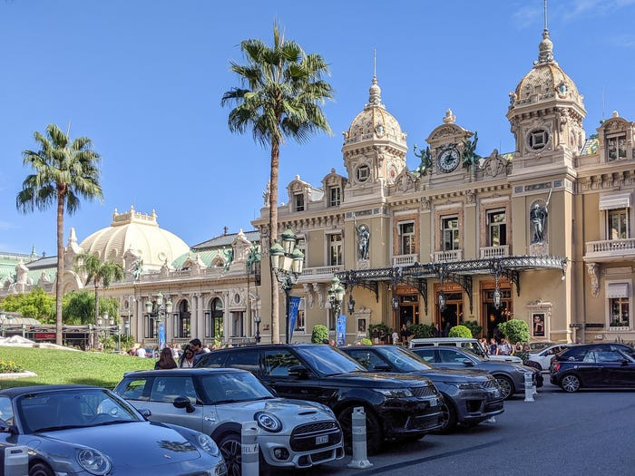 Monaco - một trong hai quốc gia nhỏ nhất thế giới với dân số chỉ 31.000 người và nổi tiếng với các địa điểm ăn chơi sa đoạ cũng không sở hữu quân đội, Pháp chịu trách nhiệm bảo vệ nền độc lập và tự chủ cho Monaco. Nguồn ảnh: BI.