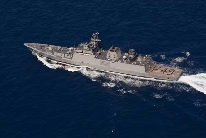 Khinh hạm Ins Sahyadri được Ấn Độ đóng theo lớp Shivalik và là một trong những khinh hạm mạnh nhất, hiện đại nhất trong biên chế Hải quân Ấn Độ hiện tại. Nguồn ảnh: Pinterest.