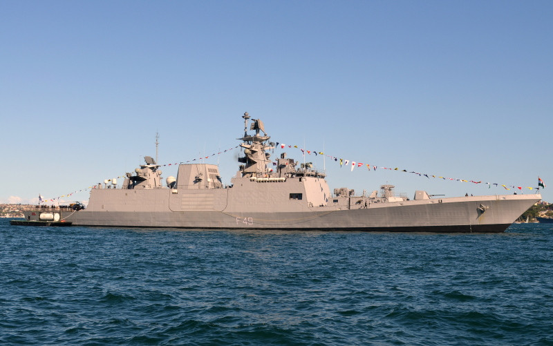 Đặc biệt, Ins Sahyadri có hệ thống giếng phóng tên lửa tương thích với tên lửa Barak 1 do Israel thiết kế. Tổng cộng trên tàu Ins Sahyadri có 32 giếng phóng tên lửa đất đối không loại này. Nguồn ảnh: Pinterest.