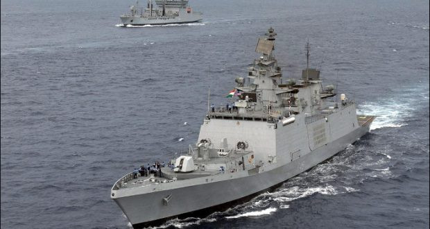 Ins Sahyadri có số lượng thủy thủ đoàn tổng cộng 257 người trong đó có 35 sĩ quan chỉ huy. Tàu được trang bị một loạt các hệ thống radar, cảm biến hiện đại kèm theo đó là thiết kế vỏ giúp giảm thiểu tối đa khả năng bị radar đối phương phát hiện ra. Nguồn ảnh: Pinterest.