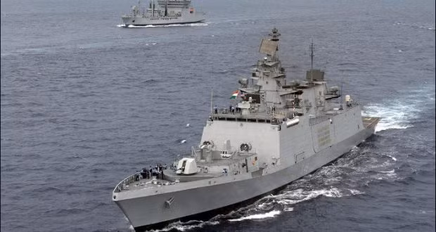Ins Sahyadri có số lượng thủy thủ đoàn tổng cộng 257 người trong đó có 35 sĩ quan chỉ huy. Tàu được trang bị một loạt các hệ thống radar, cảm biến hiện đại kèm theo đó là thiết kế vỏ giúp giảm thiểu tối đa khả năng bị radar đối phương phát hiện ra. Nguồn ảnh: Pinterest.