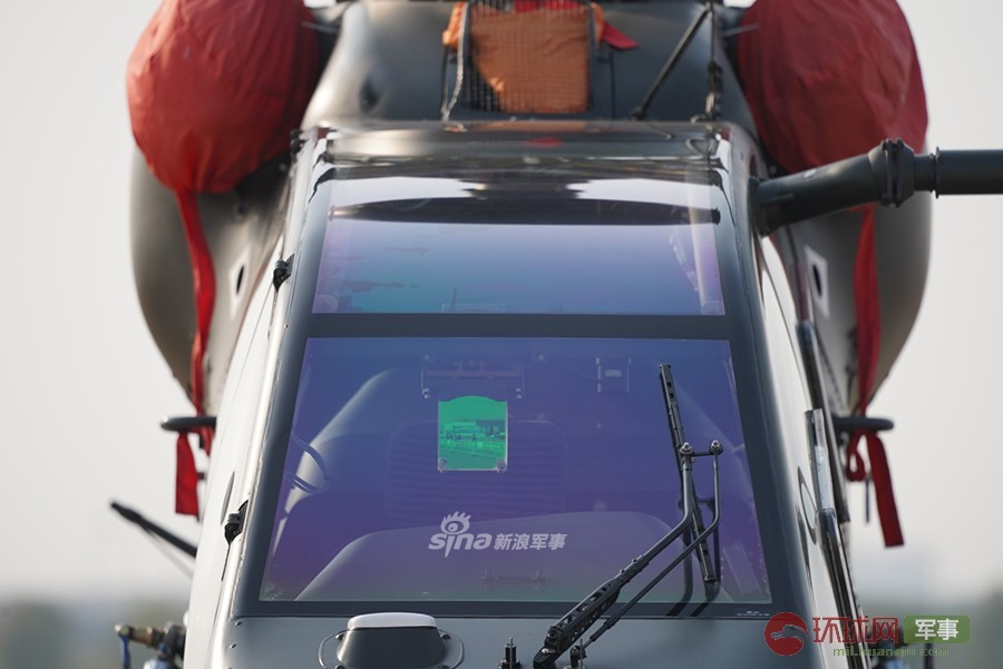 Trong khi với các trực thăng AH-64 của Mỹ, việc nâng cấp hệ thống radar cho các loại trực thăng cũ có vẻ khá đơn giản thì chưa rõ, hệ thống radar bước sóng ngắn này có thể được Trung Quốc mang lên những trực thăng WZ-19 đời cũ hay không. Nguồn ảnh: Sina.