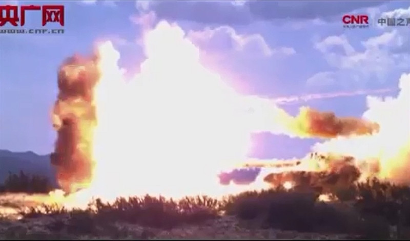 Nhưng do phải phóng đồng thời 2 đạn để đánh chặn một tên lửa đang lao đến sẽ khiến xe tăng được trang bị không thể chống lại cuộc tấn công đồng loạt.