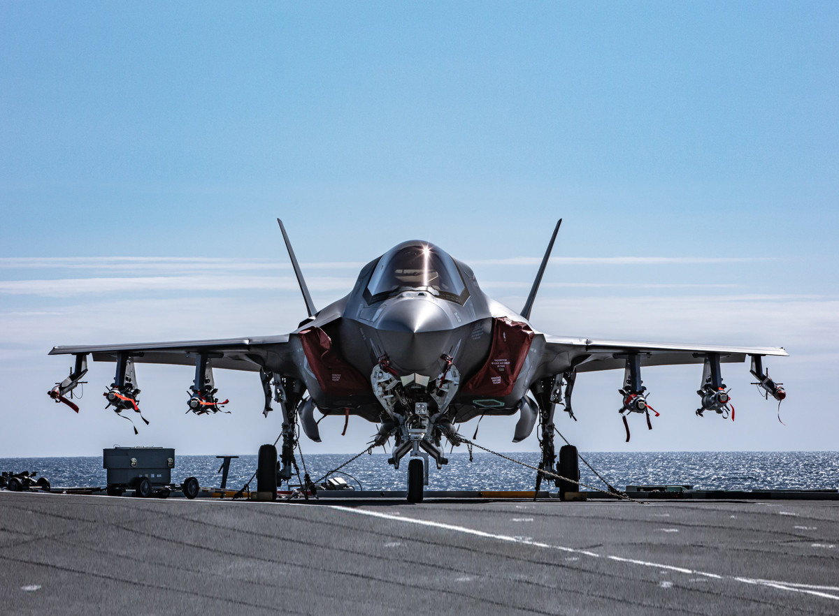 Với khả năng tàng hình, F-35 có thể tiêu diệt đối thủ trước khi đối phương kịp phát hiện ra chúng.