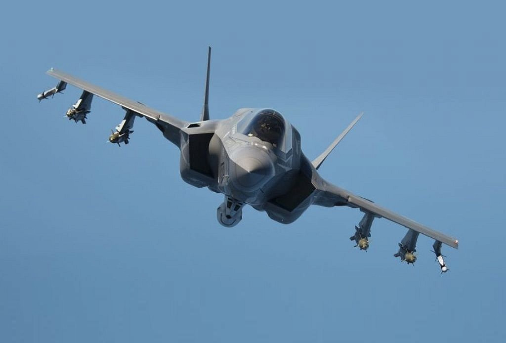Ở chế độ "quái thú", tổng số vũ khí F-35 có thể mang tới 10 tấn, nhiều hơn so với đại đa số các chiến đấu cơ khác kể cả Su-30/35/57 của Nga.