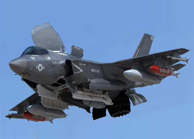 Công bằng mà nói nếu ở tác chiến tầm gần, F-35 khó có cơ hội chiến thắng các tiêm kích siêu cơ động của Nga, vì vậy nó ưu tiên không chiến ở tầm xa.