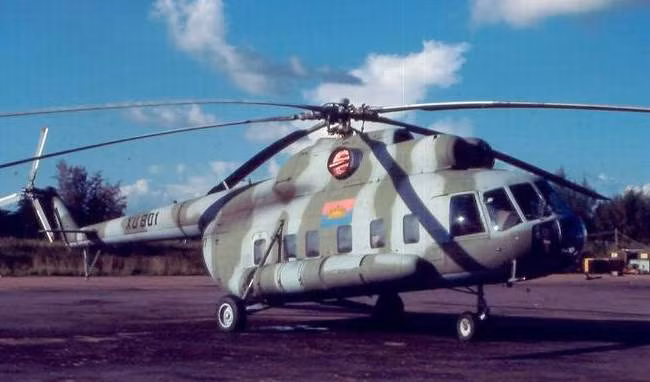 Hiện tại, đông đảo nhất trong biên chế của Không quân Campuchia chỉ là các loại máy bay trực thăng với tổng cộng... 18 chiếc. Trong số này có 6 chiếc Mi-8/17 vốn là trực thăng vận tải. Nguồn ảnh: Pinterest.