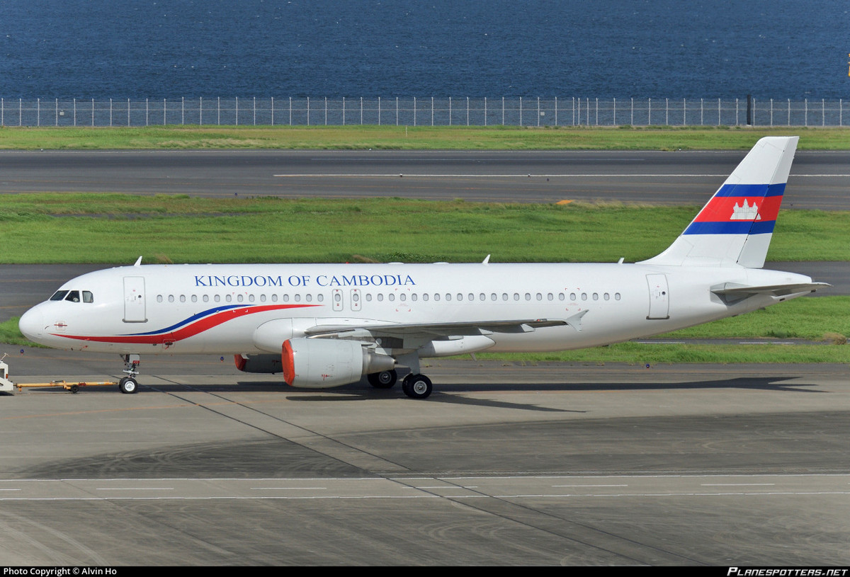 Kho máy bay cánh bằng của Campuchia thậm chí còn "thảm" hơn với một chiếc Airbus A320 do Pháp sản xuất để sử dụng trong các chuyến công du của nguyên thủ quốc gia. Nguồn ảnh: Pinterest.
