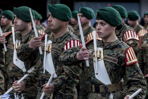 Quân đội Chile lại có quân phục giống hệt với loại quân phục tác chiến ở môi trường nhiệt đới của lính Mỹ. Nguồn ảnh: MSN.