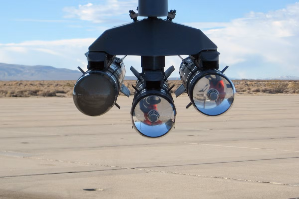 Chính vì vậy trên chiến trường, T-14 Armata chỉ có thể diệt xe tăng đối phương ở cự ly lớn nhất là 5 km khi tầm nhìn thoáng, nó không thể sánh được với Brimstone có khả năng bắn góc khuất từ rất xa.