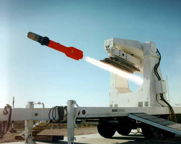 Các thuật toán xác định và hủy diệt mục tiêu cũng sẽ thay đổi linh hoạt nếu nhiều tên lửa cùng được phóng đi cùng lúc và tấn công nhiều đối tượng khác nhau.