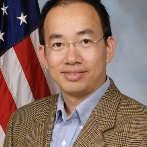 Đây không phải là lần đầu tiên Khanh Pham nhận được giải thưởng này, hồi tháng 10/2018, ông cũng được tổ chức này trao tặng giải thưởng lãnh đạo trong phần kỹ sư/nhà khoa học của năm. Nguồn ảnh: USAF.