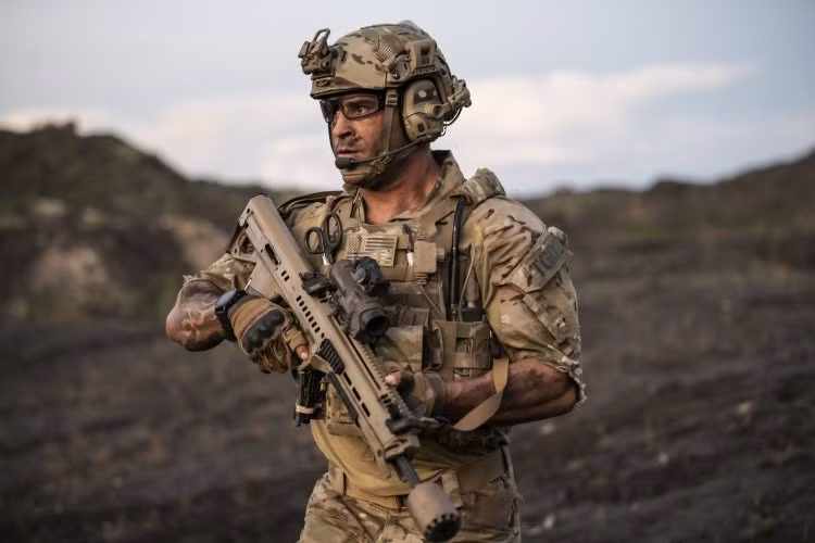 Một trong những ứng cử viên sáng giá cho mẫu súng trường tấn công tương lai của quân đội Mỹ sử dụng cỡ đạn 6,8mm đó là khẩu RM277 do General Dynamics thiết kế, sản xuất. Nguồn ảnh: Pinterest.