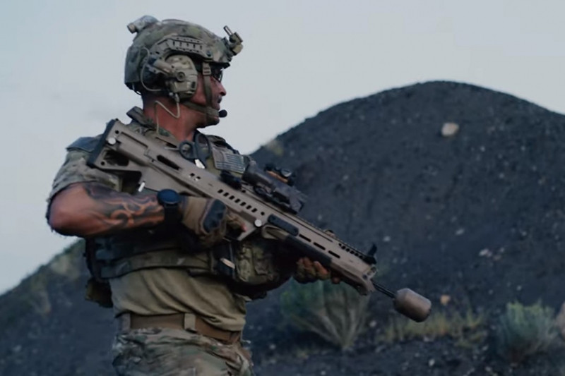 Đây là mẫu súng cực kỳ nhỏ gọn do có thiết kế bullpup, tuy nhiên các mẫu súng RM277 lại có trọng lượng khá lớn, lên tới 5 kg khi không mang đạn. Nguồn ảnh: Pinterest.