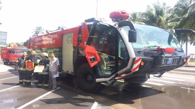 Ngoài ra, xe còn được trang bị một loạt các hệ thống an toàn, trong đó bao gồm hệ thống cân bằng RSC - đây là hệ thống cân bằng chống lật thường được sử dụng trên... tàu vũ trụ; túi khí cho toàn bộ kíp lái cùng với hệ thống theo dõi, cảnh báo áp suất lốp. Nguồn ảnh: News.