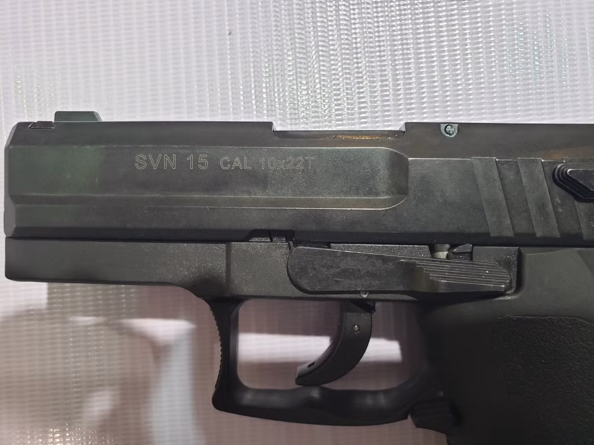 Tuy nhiên vị chuyên gia này viết trên trang Thefirearm lại khẳng định rằng, dù dùng đạn không sát thương nhưng những loại súng Việt Nam này lại có thiết kế rất giống súng thật. Nguồn ảnh: Thefirearmblog.