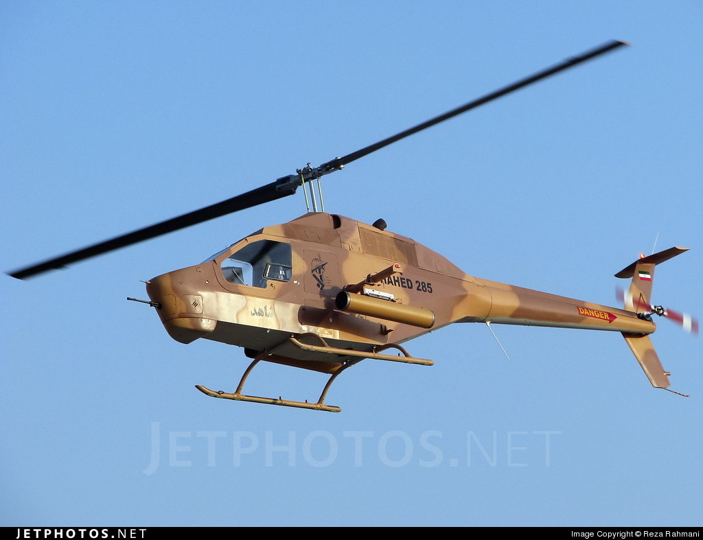 Hoả lực chủ yếu của trực thăng tấn công Shahed 285 bao gồm một súng máy PKMT cỡ nòng 7,62x54mmR được đặt ở ngay trước mũi máy bay kèm theo đó là các giá pháo phản lực gắn loạt được đặt vào hai cánh treo hoả lực trên máy bay. Nguồn ảnh: FAR.